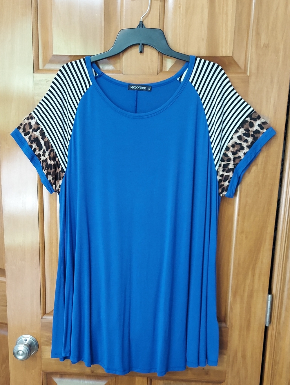 Monnuro Women's Blue Short Sleeve Tunic with Striped & Leopard Accent, Size 4X